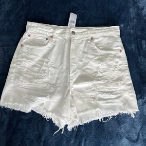 New with tags American Eagle Highest Rise 90s Boyfriend Short in white